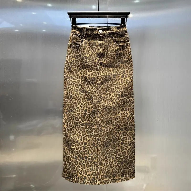 Ladies New Temperament Leopard Fashion Skirt Spring Summer and Autumn New High Waist Slim Fashion Joker Button Denim Hip Skirt
