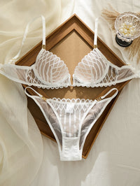 French Style Sexy Embroidered Transparent Underwear Set V-Neck Design Anti-Sagging Breathable Bra and Panties Ensemble