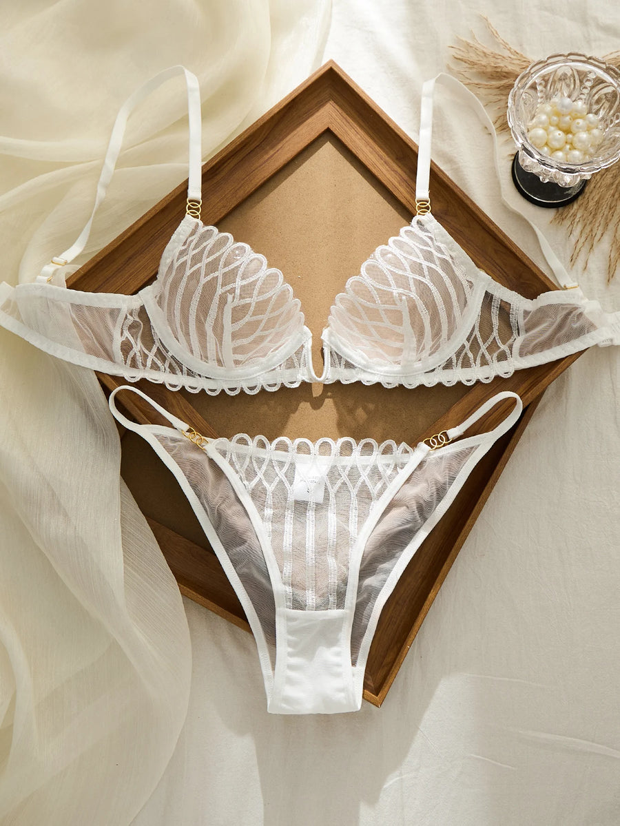 French Style Sexy Embroidered Transparent Underwear Set V-Neck Design Anti-Sagging Breathable Bra and Panties Ensemble