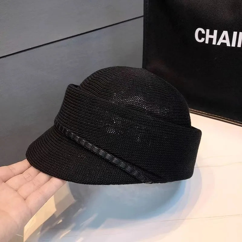 New Spring and Summer Thin Breathable Equestrian Hats for Women Show Small Face Outdoor Travel Photo French Elegant Retro Berets