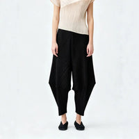 Miyake Pleated 2026 New Casual Pants for Women High-End Solid Color Versatile Tapered Pants Elegant Commuter Harem Pants Pleat