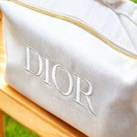 ’S Bag Elegant White Canvas Cosmetic Storage Bag Handheld Embroidered Logo Travel Toiletry Pouch Multi-Purpose Daily Carry