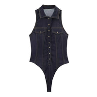 Combinaison femme en jean denim tendance et élégante