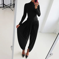 Combinaison à col roulé et taille haute plissée